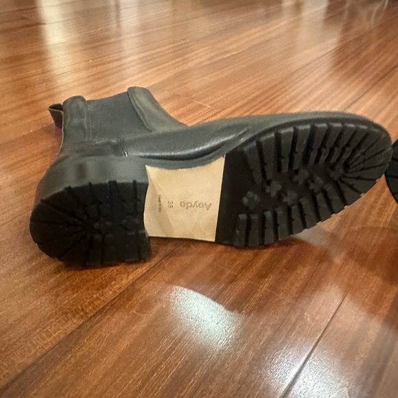 Aeyde Jack Leather Chelsea Booties - Picture 3 of 7